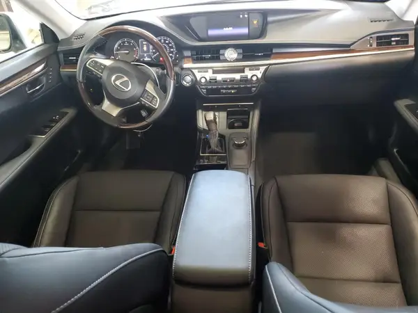 58ABK1GG4JU107109 2018 LEXUS ES - Image 8