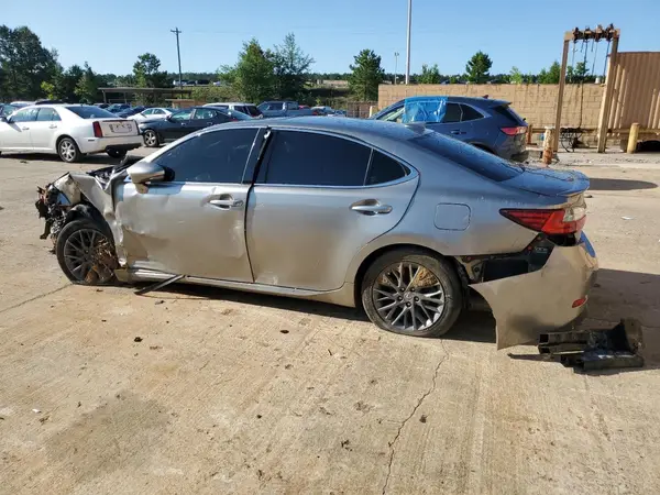 58ABK1GG4JU109071 2018 LEXUS ES - Image 2