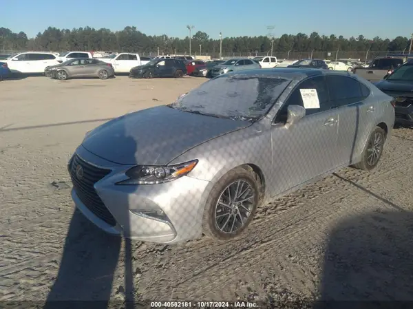 58ABK1GG4JU111449 2018 LEXUS ES - Image 2