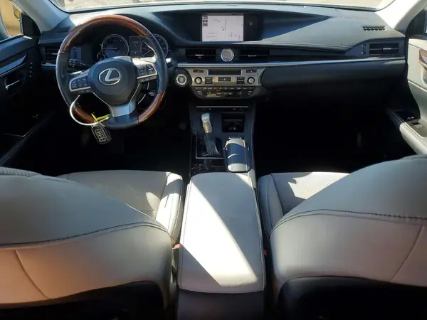 58ABK1GG4JU114058 2018 LEXUS ES - Image 8