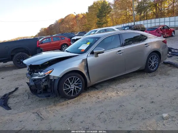 58ABK1GG5GU015631 2016 LEXUS ES - Image 2