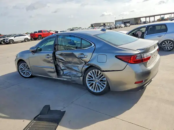 58ABK1GG5GU021381 2016 LEXUS ES - Image 2