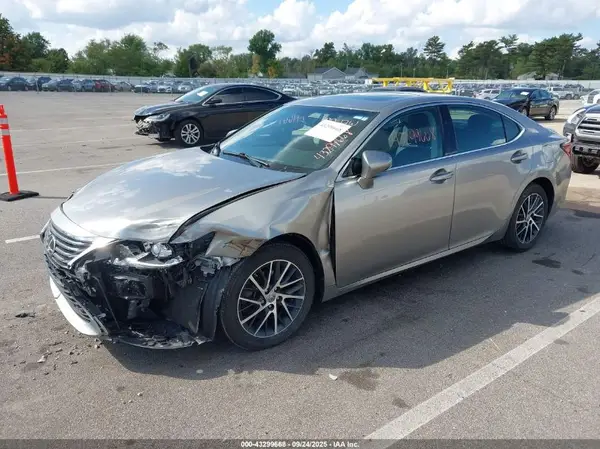 58ABK1GG5GU022269 2016 LEXUS ES - Image 2
