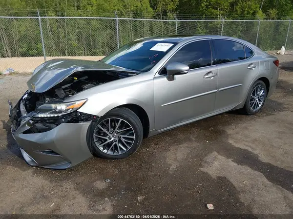 58ABK1GG5GU024538 2016 LEXUS ES - Image 2