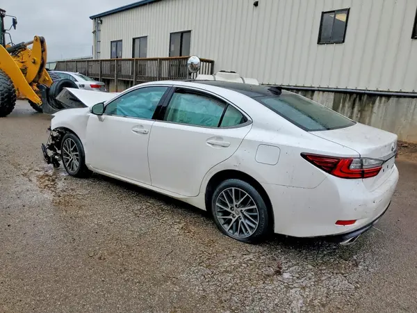 58ABK1GG5GU032610 2016 LEXUS ES - Image 2