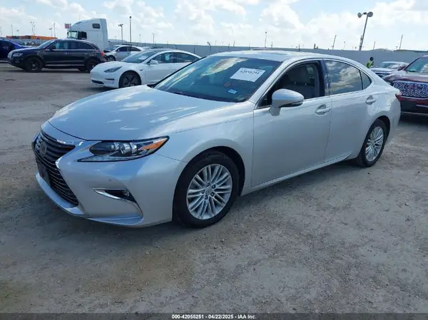58ABK1GG5GU034440 2016 LEXUS ES - Image 2