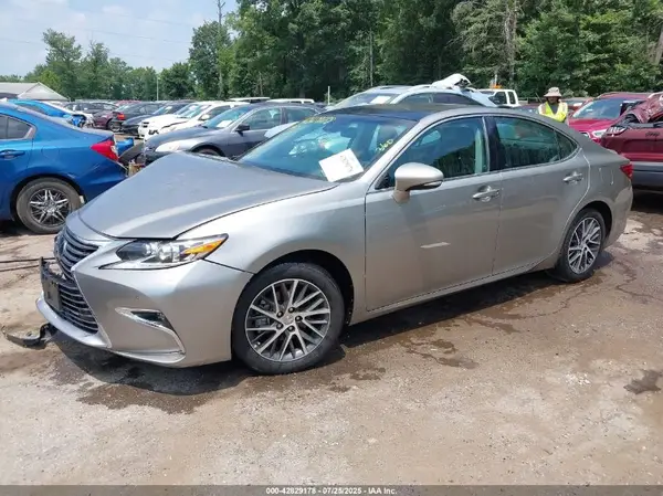 58ABK1GG5GU035636 2016 LEXUS ES - Image 2
