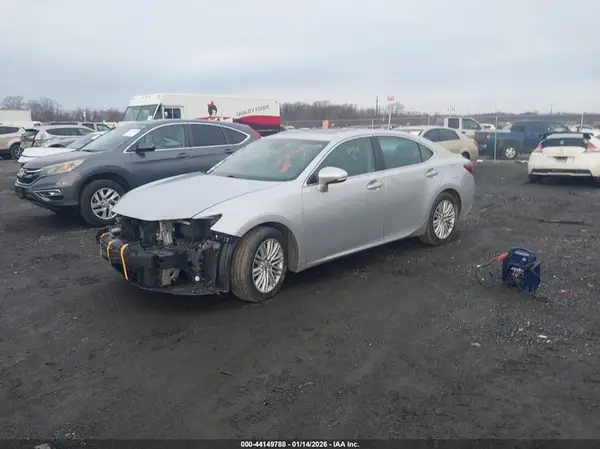 58ABK1GG5HU040191 2017 LEXUS ES - Image 2