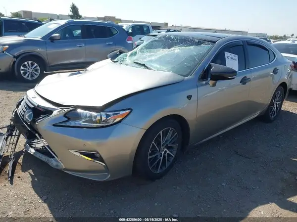 58ABK1GG5HU040465 2017 LEXUS ES - Image 2