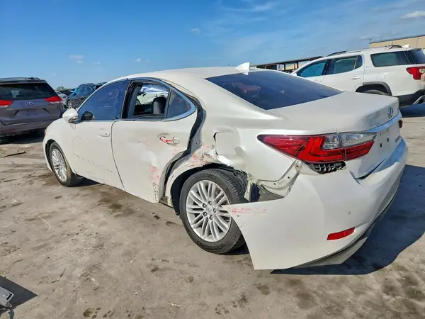 58ABK1GG5HU042930 2017 LEXUS ES - Image 2