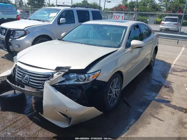 58ABK1GG5HU046377 2017 LEXUS ES - Image 2