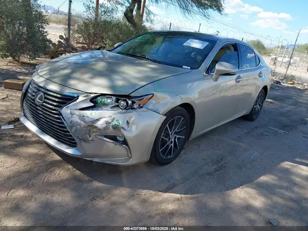 58ABK1GG5HU051093 2017 LEXUS ES - Image 2
