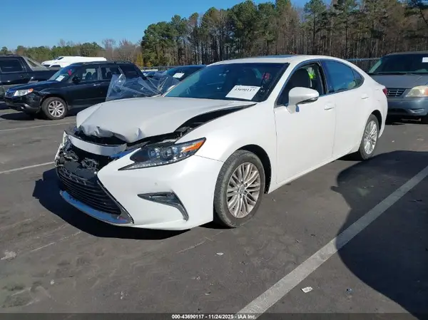58ABK1GG5HU053040 2017 LEXUS ES - Image 2