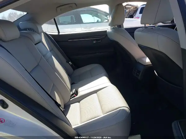 58ABK1GG5HU053040 2017 LEXUS ES - Image 8