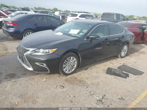 58ABK1GG5HU056519 2017 LEXUS ES - Image 2