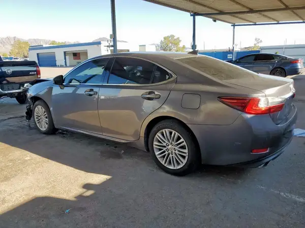 58ABK1GG5HU057265 2017 LEXUS ES - Image 2