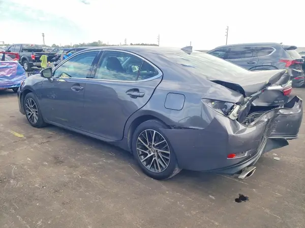 58ABK1GG5HU060067 2017 LEXUS ES - Image 2