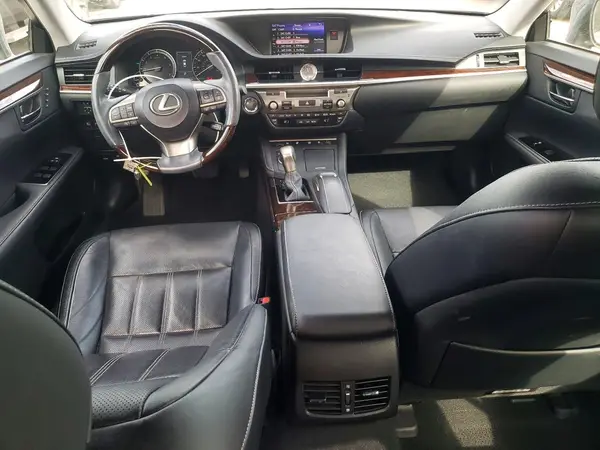 58ABK1GG5HU060067 2017 LEXUS ES - Image 8