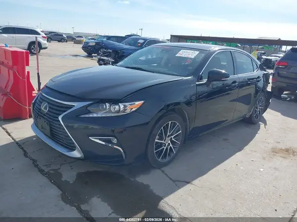 58ABK1GG5HU063728 2017 LEXUS ES - Image 2