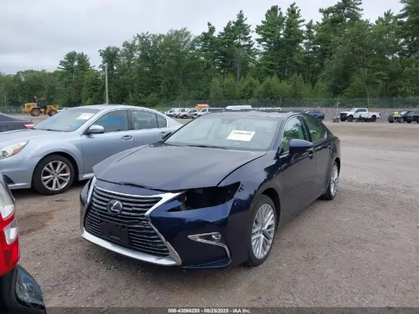 58ABK1GG5HU069352 2017 LEXUS ES - Image 2