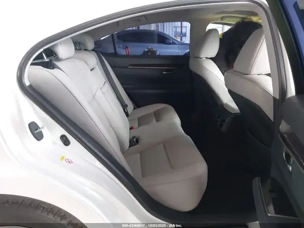 58ABK1GG5HU069609 2017 LEXUS ES - Image 8