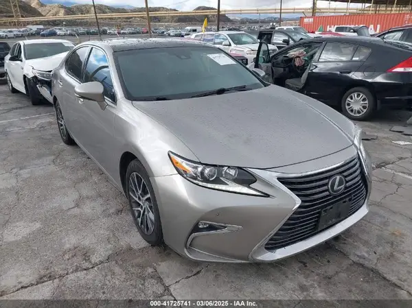 58ABK1GG5HU072977 2017 LEXUS ES - Image 1