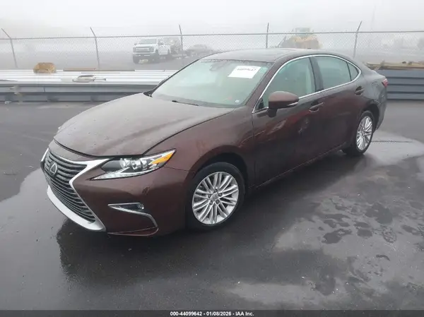 58ABK1GG5HU074678 2017 LEXUS ES - Image 2