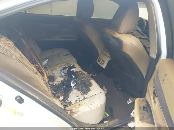 58ABK1GG5JU079790 2018 LEXUS ES - Image 8
