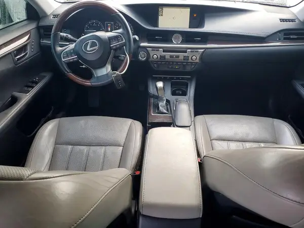 58ABK1GG5JU080910 2018 LEXUS ES - Image 8