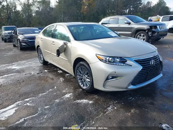 58ABK1GG5JU084732 2018 LEXUS ES - Image 1
