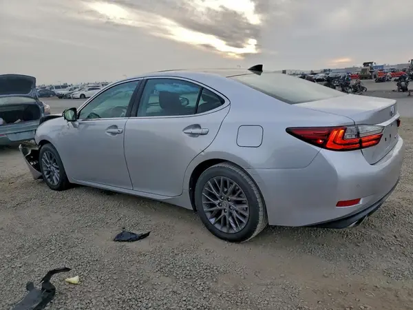 58ABK1GG5JU084777 2018 LEXUS ES - Image 2