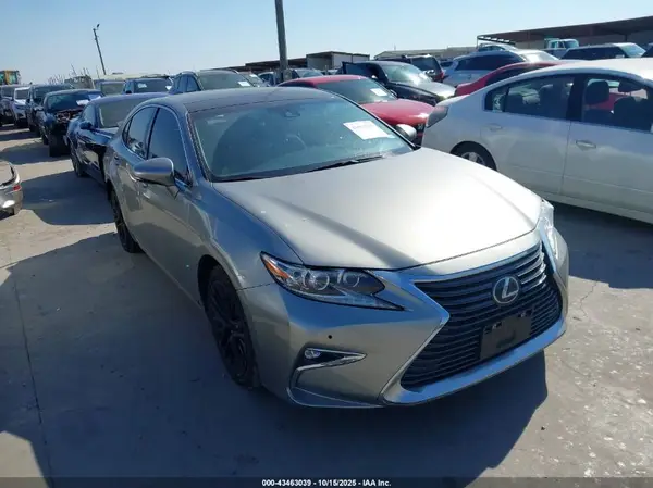 58ABK1GG5JU085475 2018 LEXUS ES - Image 1