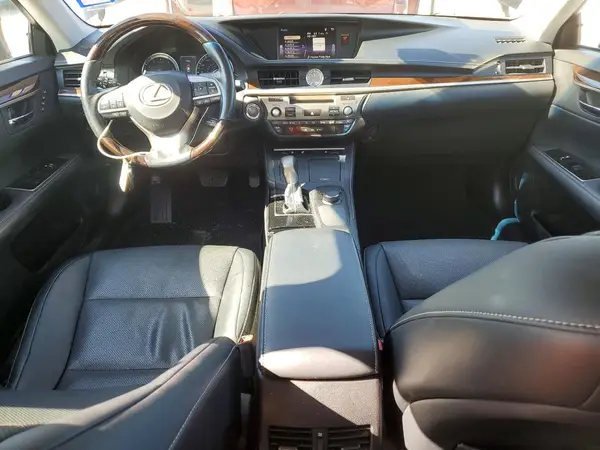 58ABK1GG5JU087310 2018 LEXUS ES - Image 8