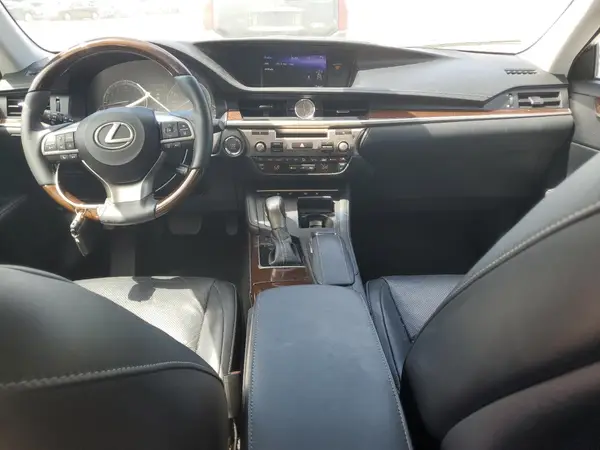 58ABK1GG5JU087940 2018 LEXUS ES - Image 8
