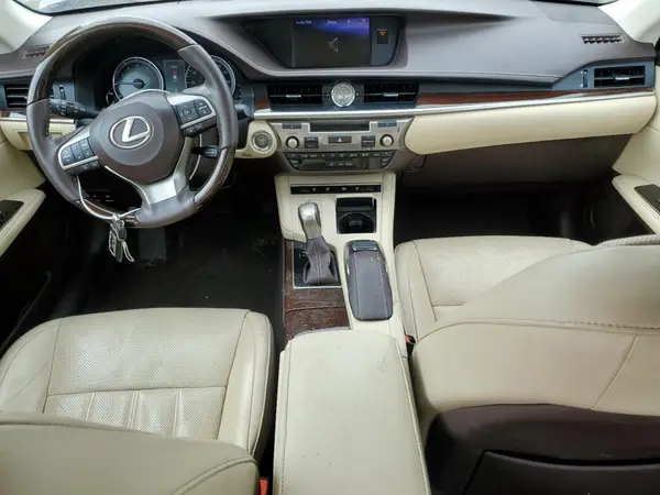 58ABK1GG5JU088683 2018 LEXUS ES - Image 8
