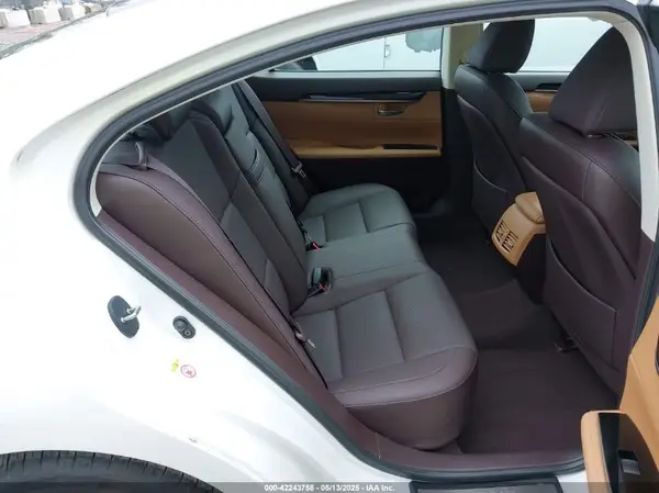 58ABK1GG5JU088893 2018 LEXUS ES - Image 8