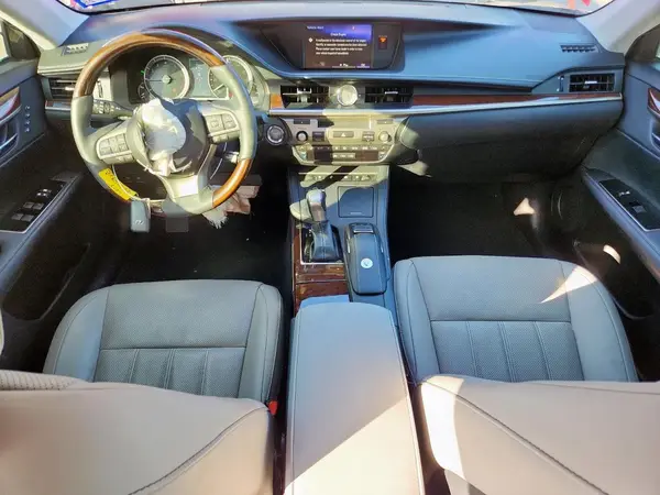 58ABK1GG5JU089302 2018 LEXUS ES - Image 8