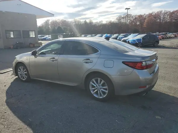 58ABK1GG5JU090546 2018 LEXUS ES - Image 2