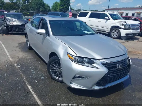 58ABK1GG5JU093298 2018 LEXUS ES - Image 1