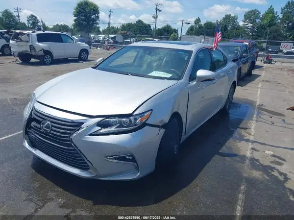 58ABK1GG5JU093298 2018 LEXUS ES - Image 2