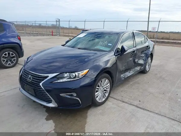 58ABK1GG5JU093849 2018 LEXUS ES - Image 2