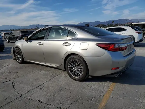58ABK1GG5JU094094 2018 LEXUS ES - Image 2