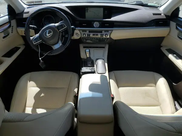 58ABK1GG5JU094418 2018 LEXUS ES - Image 8