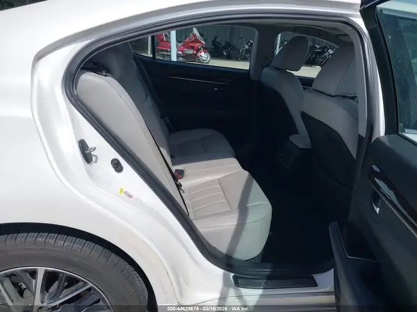 58ABK1GG5JU095696 2018 LEXUS ES - Image 8