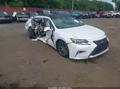 58ABK1GG5JU096038 2018 LEXUS ES