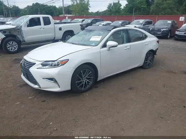 58ABK1GG5JU096038 2018 LEXUS ES - Image 2
