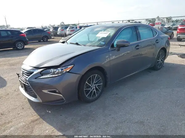 58ABK1GG5JU096587 2018 LEXUS ES - Image 2