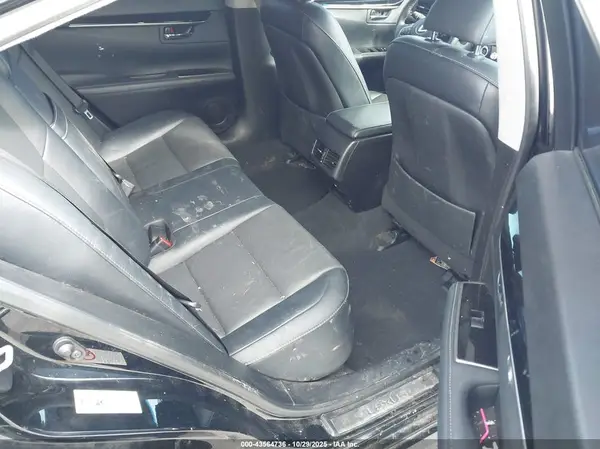 58ABK1GG5JU097559 2018 LEXUS ES - Image 8