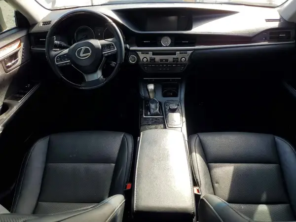 58ABK1GG5JU099098 2018 LEXUS ES - Image 8