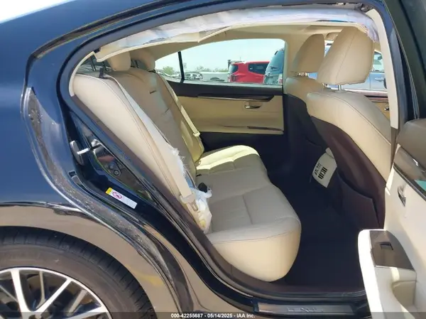58ABK1GG5JU101190 2018 LEXUS ES - Image 8